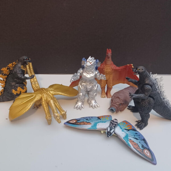 Godzilla,Mothra,Ghidorah,Larva,Mechagodzilla,Burning Godzilla,Rodan 7 piece figure set